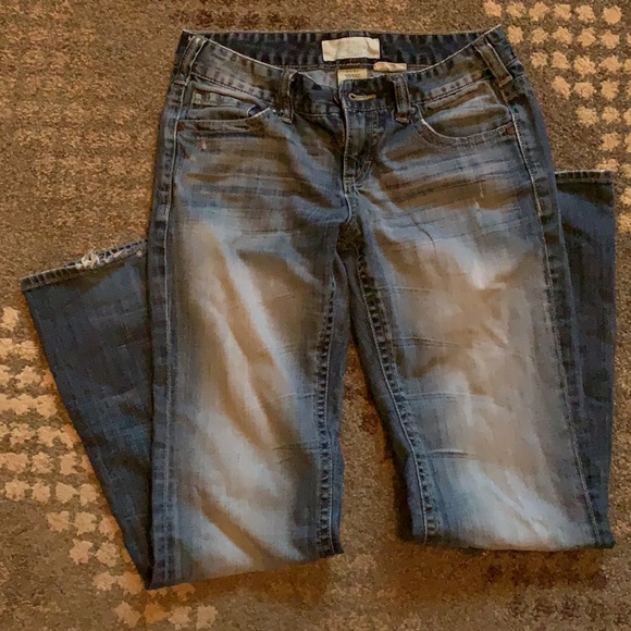 Maurices Jeans - Picture 2 of 5